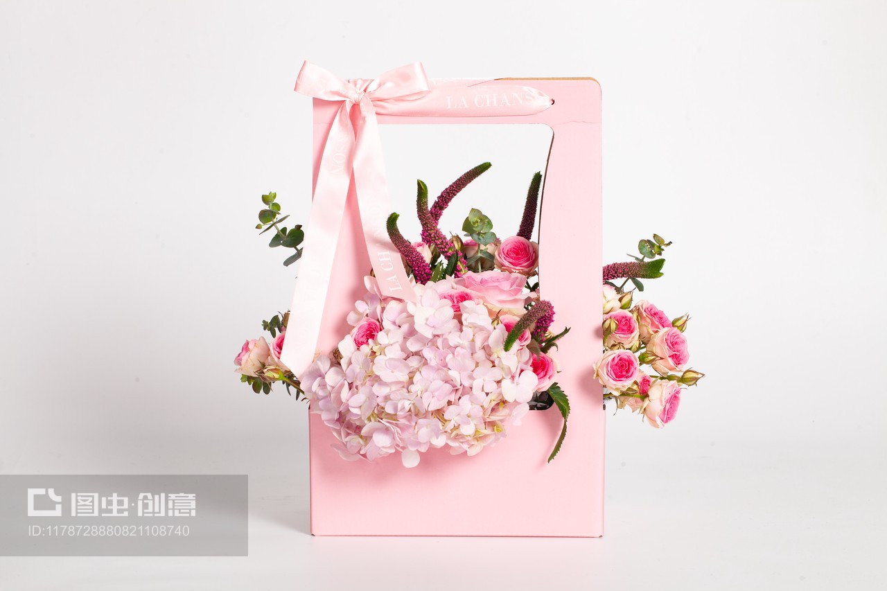 色彩綻放 手捧花與禮品花卉的時尚搭配藝術(shù)